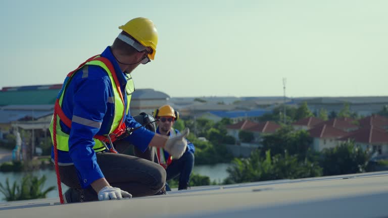 Best Roof Leak Repair  in Massapequa, NY